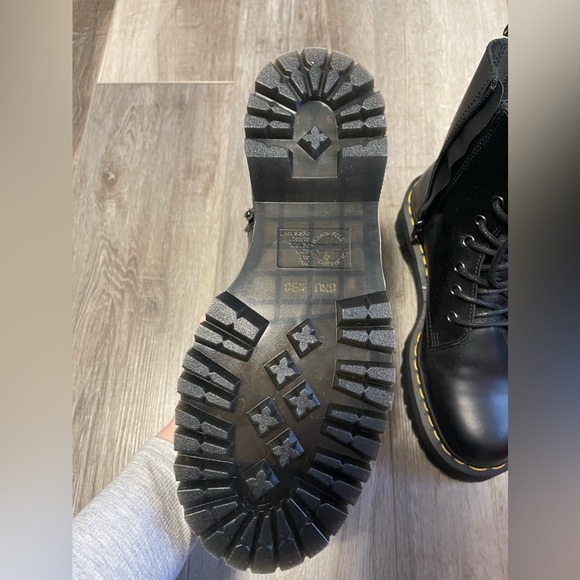 Dr. Martens Black Jadon Boot Smooth Leather Platfoms - Picture 7 of 7